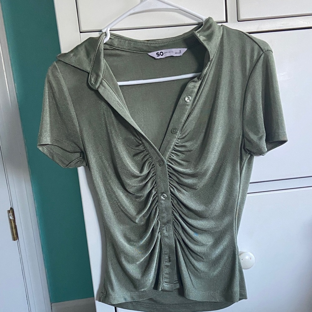 SO Women's Olive Button Down Ruched Shirt